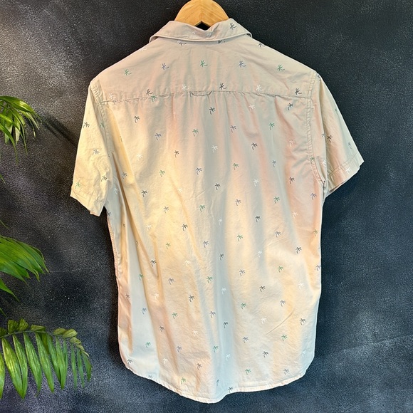 Denim & Flower palm tree print short sleeve sexy shirt loose & casual - Picture 3 of 3
